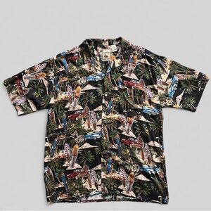 Vintage 90s-00s Island Collection 100% Rayon Hawaii button shirt short sleeve